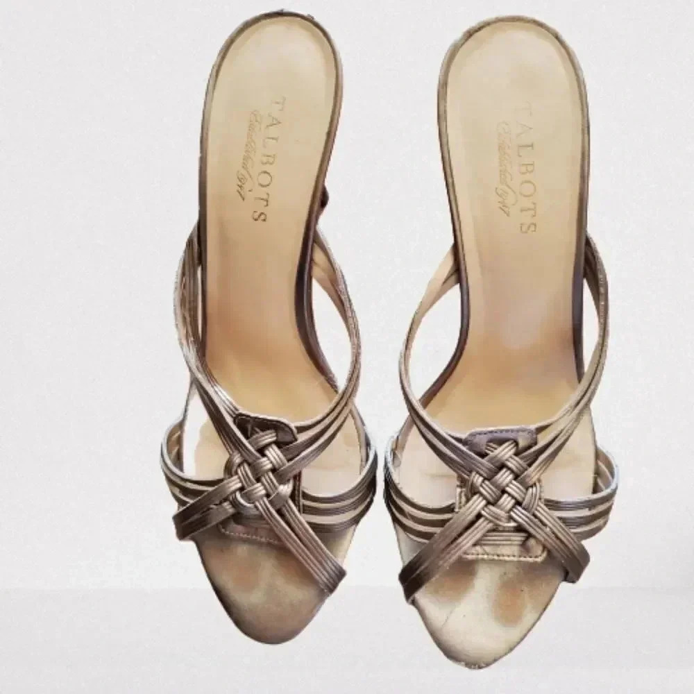 TALBOT'S gold and silver kitten heels Size 9